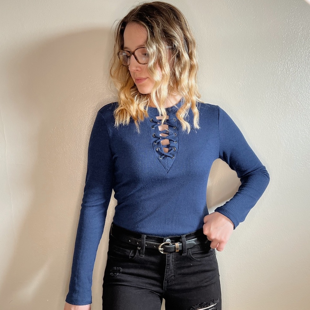 Such a cute royal blue ribbed long sleeve✨